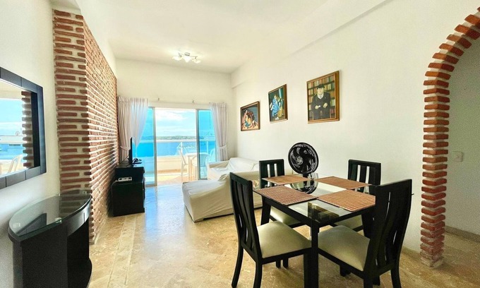 El Laguito Apartment | Hermoso Apartamento con Balcón y Vista al mar
