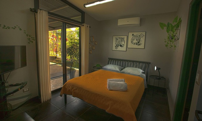 San Antonio de Belen House | Hermoso hospedaje rodeado de naturaleza, muy cerca del aeropuerto.