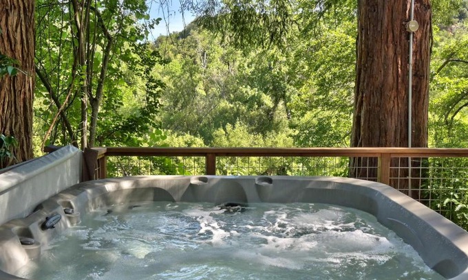 Healdsburg House | Heron House-Complimentary Wine Tasting At Croix Included!