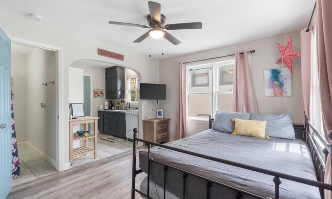 Rockaway Beach Cottage | Herons Lake View Hideaway