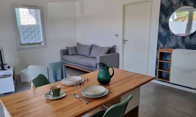 Briscous Apartment | Herriko Apartment, 1 to 2 adults and 1 child