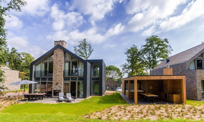 Maastricht Villa | Hertogenvilla Wellness - 3 bedrooms/3 bathrooms