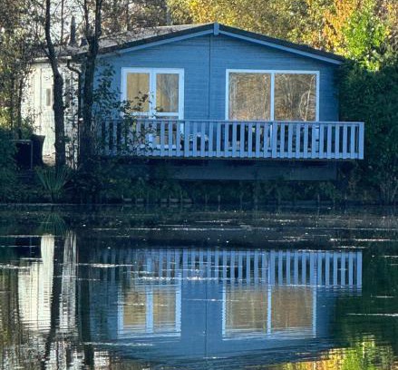 Oosterwolde Ski Chalet | Het sfeervolle Meerhuis voor een bijzonder verblijf