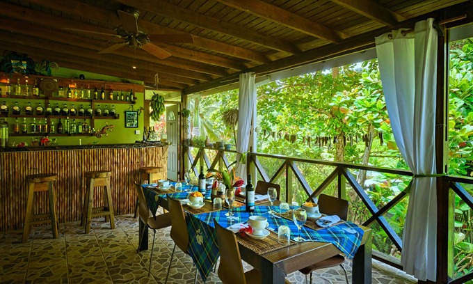 Marigot House | Hibiscus Valley Inn