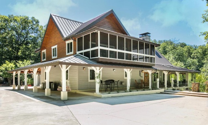 Rutherfordton House | Hidden Cove