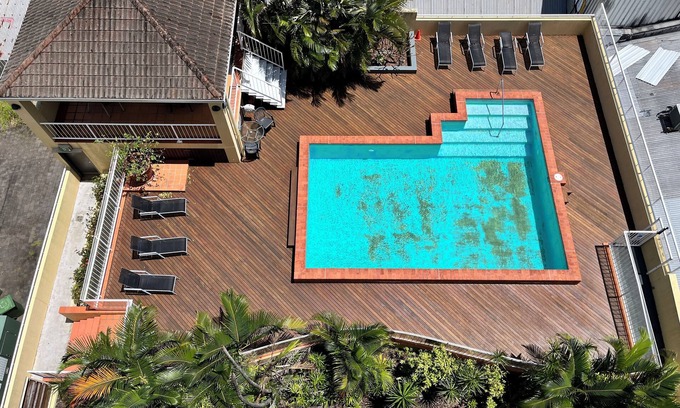 Mooroobool Apartment | Hidden Gem apartment in the heart of Cairns. Free Parking