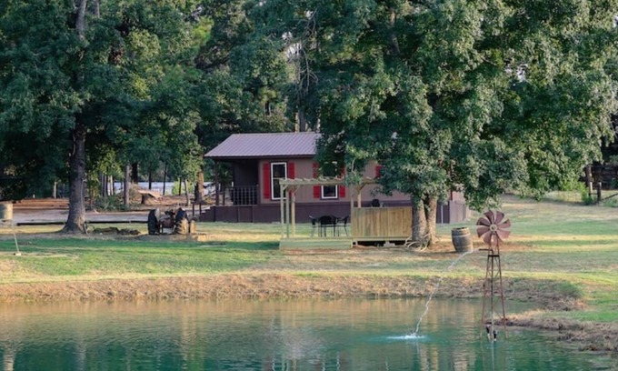 Palestine Cottage | Hidden Gem Cottages: Ruby Cottage
