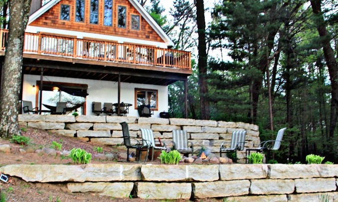 Pine River Cabin | Hidden Gem - Cozy Private Chalet on Full Rec Lake!