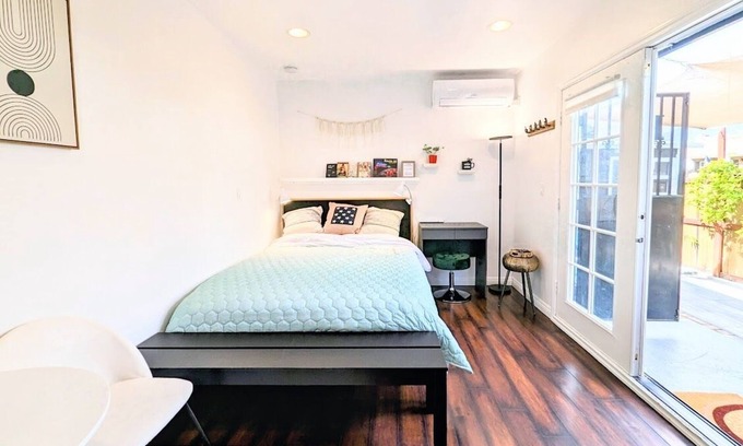 Monrovia Apartment | Hidden Gem/Tiny Home w Large 1ba on Rt 66 near City of Hope and Everything