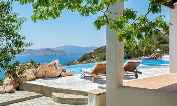 Asklipiio Villa | Hidden Gem with infinity pool overlooking 7 Islands,Villa in Hacienda style