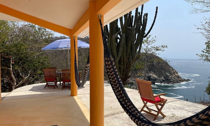 Puerto Angel House | Hidden small house over Playa La Mina and stunning views of the Pacific Ocean