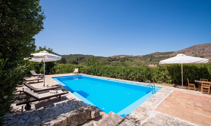 Deliana House | Hidden Treasure in peaceful environment