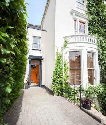 Bristol House | higgihaus #46 5 Bed Monday - Friday