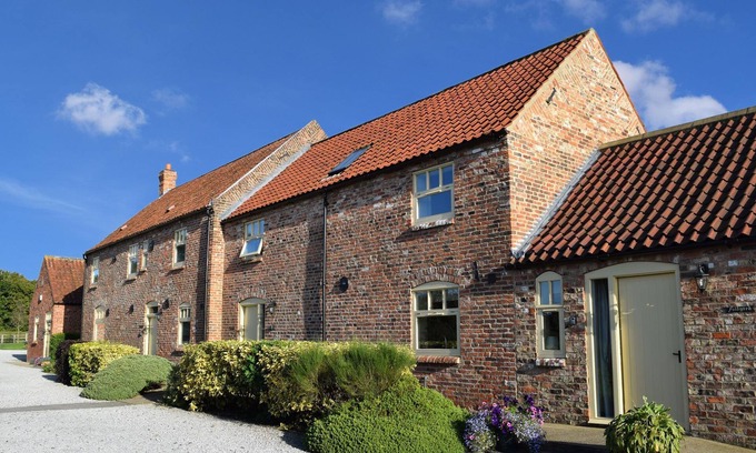 Beverley House | High Barn, Beverley. Quality barn conversion with great views - 6 bedrooms