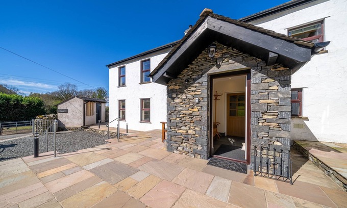 Penny Bridge House | High Brow Edge Farm House - Large house with a log-burner. Dog-friendly