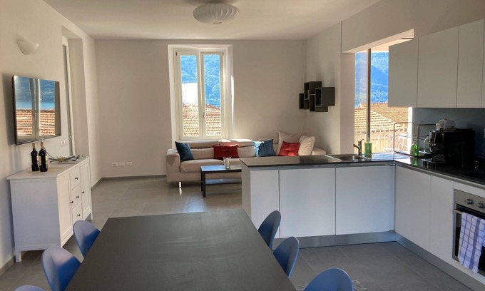 Porto Valtravaglia Apartment | High comfort flat in village center 3 min from beach
