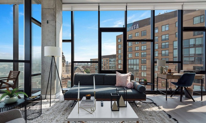 River West Apartment | High-End 1BR: Fulton Market, Panoramic Views