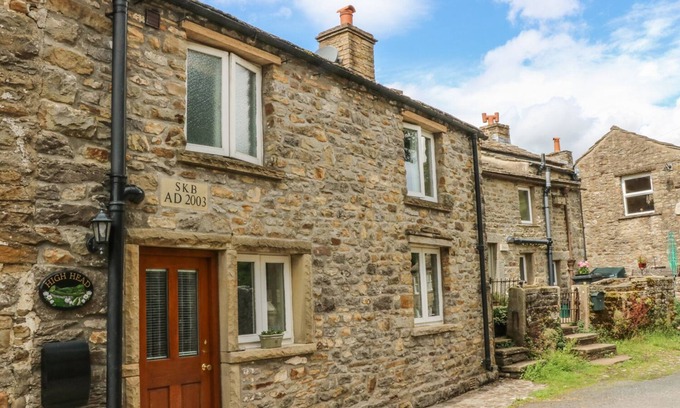 Keld Cottage | HIGH HEAD, with open fire in Muker