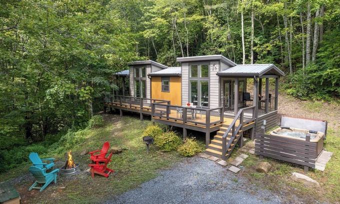 Robbinsville Cottage | High Hollow Cottage: Modern Tiny Home with Hot Tub and Fire Pit
