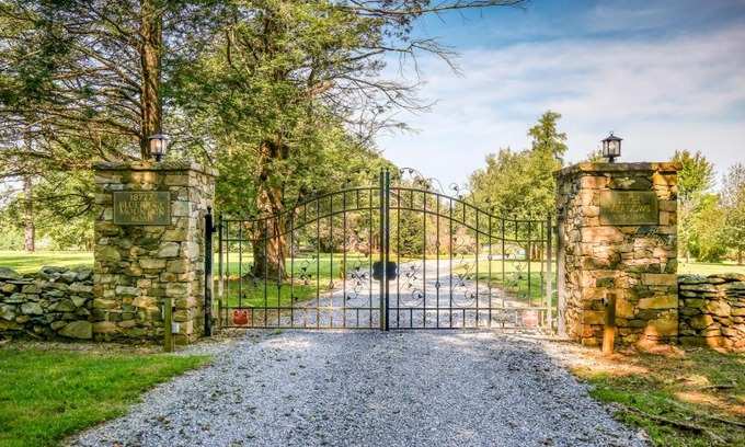 Bluemont Villa | High Meadows Estate