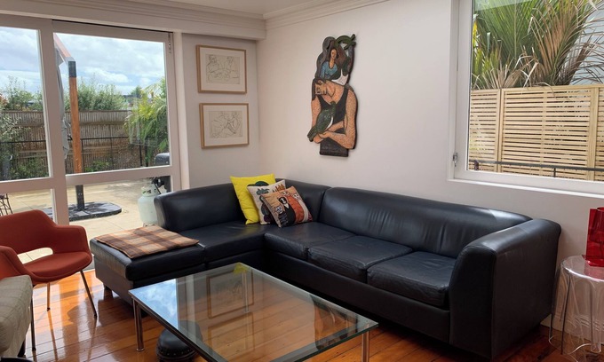 Herne Bay House | High spec villa in sought after heritage central suburb. Pet friendly