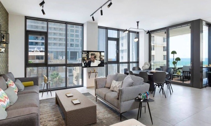Kerem HaTeimanim Apartment | High Standing at Hayarkon by HolyGuest