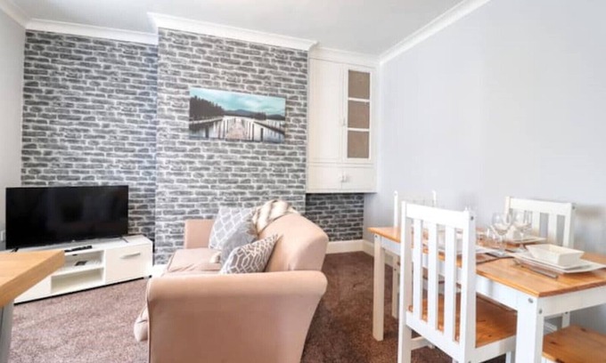 Scunthorpe House | Highfield House cosy 4 bedroom