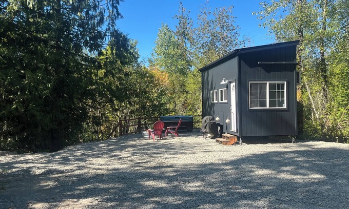 McKenna House | Highland Hideaway at the RMR Farmstead with Hot Tub