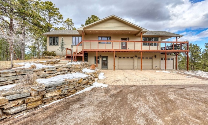 Colonial Pine Hills House | Highland Hilltop Retreat | 3 Bed, 3 Bath