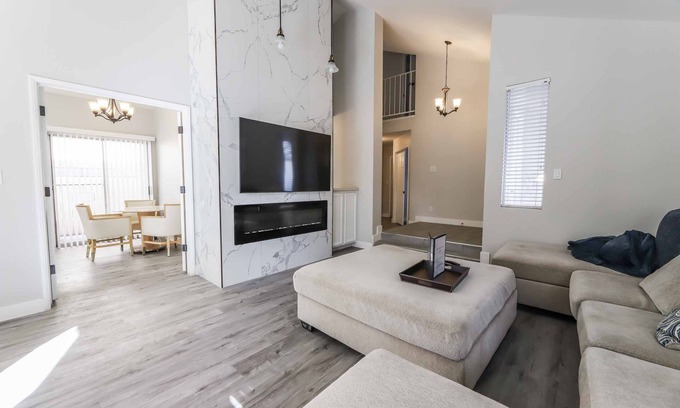 Green Valley North House | Highly Upgraded Elegant 4 Bedroom, 3 bathroom, 2 car Garage Green Valley Home!
