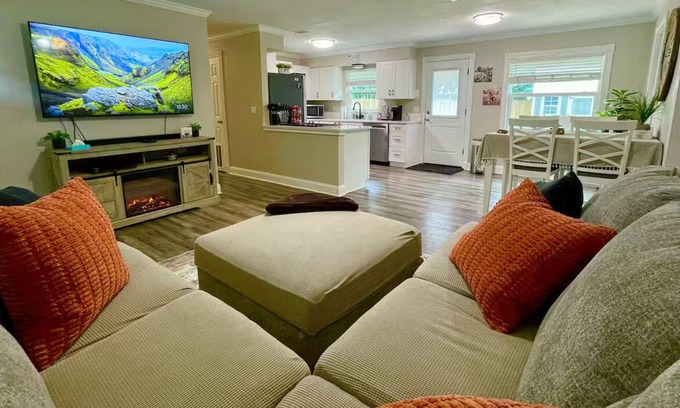 Williston Cottage | Highpoint Boots and Spurs Cottage
