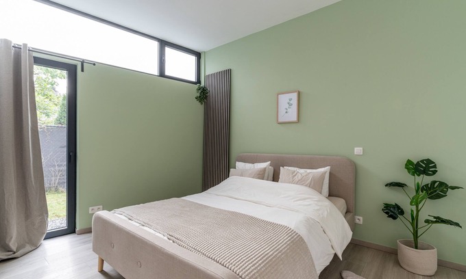 Eversel Apartment | Hike & Bike Home