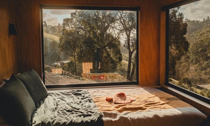 Reedy Creek House | Hike to your Off-Grid Cabin Deep in Nature - Sloane
