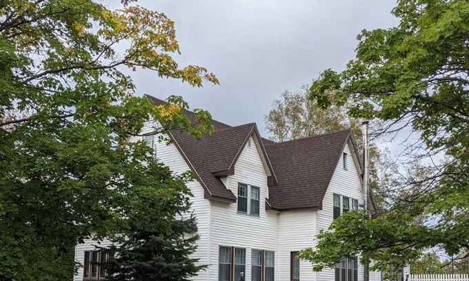 Grand Falls - Windsor Bed & Breakfast | Hill Road Manor Bed & Breakfast