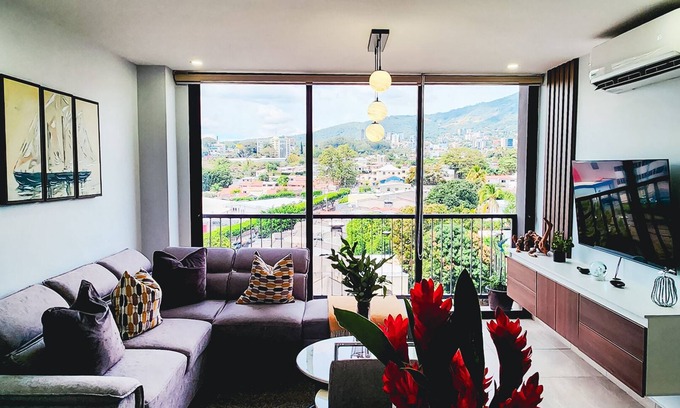 San Salvador Apartment | Hill Top View Apt - Col. Escalón