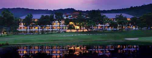 Kabin Buri Hotel | Hillside Country Home Golf and Resort