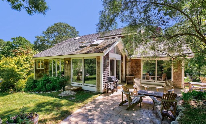Chilmark House | Hillside Oak