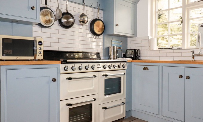 Portloe Cottage | HILLSIDE, pet friendly, character holiday cottage in Portloe