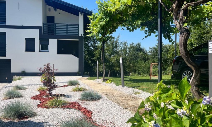 Hadzici Villa | Hillside Villa