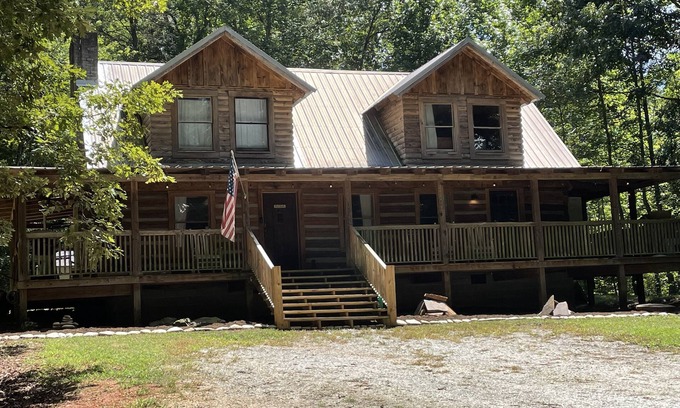 Marietta Cabin | Hilltop Cabin on a Winery Propertynn