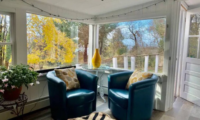 Port Jefferson House | Hilltop Harborview Tucked in a Private Enclave Just 2 Blocks above Town, Hot-tub