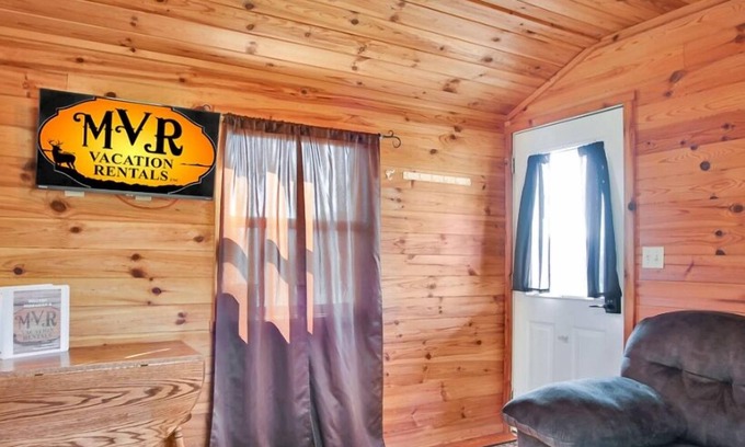 Knoxville House | Hilltop Hideaway 2 - Special Rates for 30 day stays!