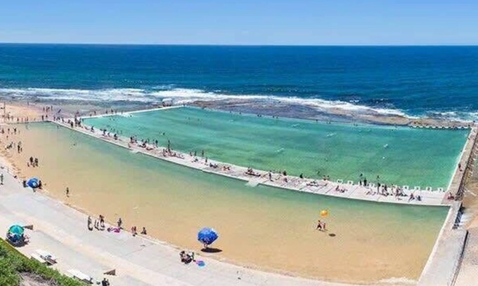 Merewether House | Hilltop Hideaway - Family Escape