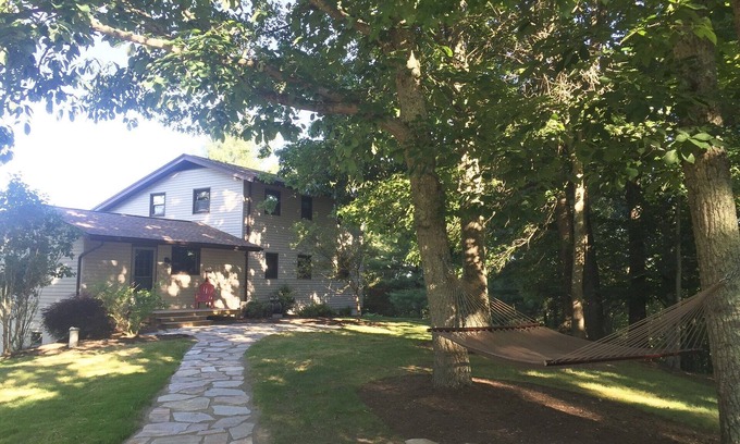 Christiansburg House | Hilltop House On 15 Acres Just 15 Minutes From Virginia Tech and Radford!