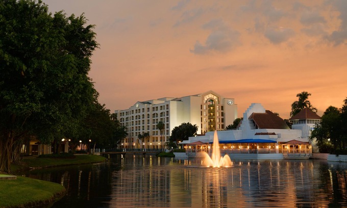 Boca Raton Hotel | Hilton Boca Raton Suites