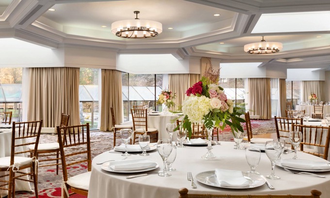 Dedham Hotel | Hilton Boston/Dedham