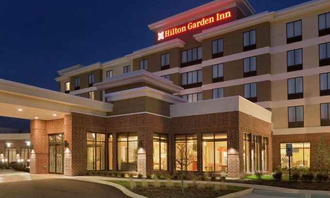 South Hills Hotel | Hilton Garden Inn Pittsburgh Airport South-Robinson Mall