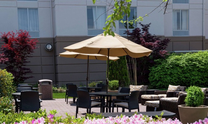 Central Newport News Hotel | Hilton Garden Inn Newport News