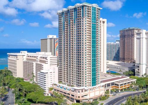 Waikiki Resort | Hilton Grand Vacation Club The Grand Islander Waikiki Honolulu