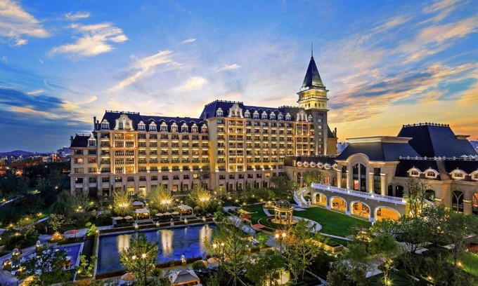 Huangdao Hotel | Hilton Qingdao Golden Beach - Beer Halls